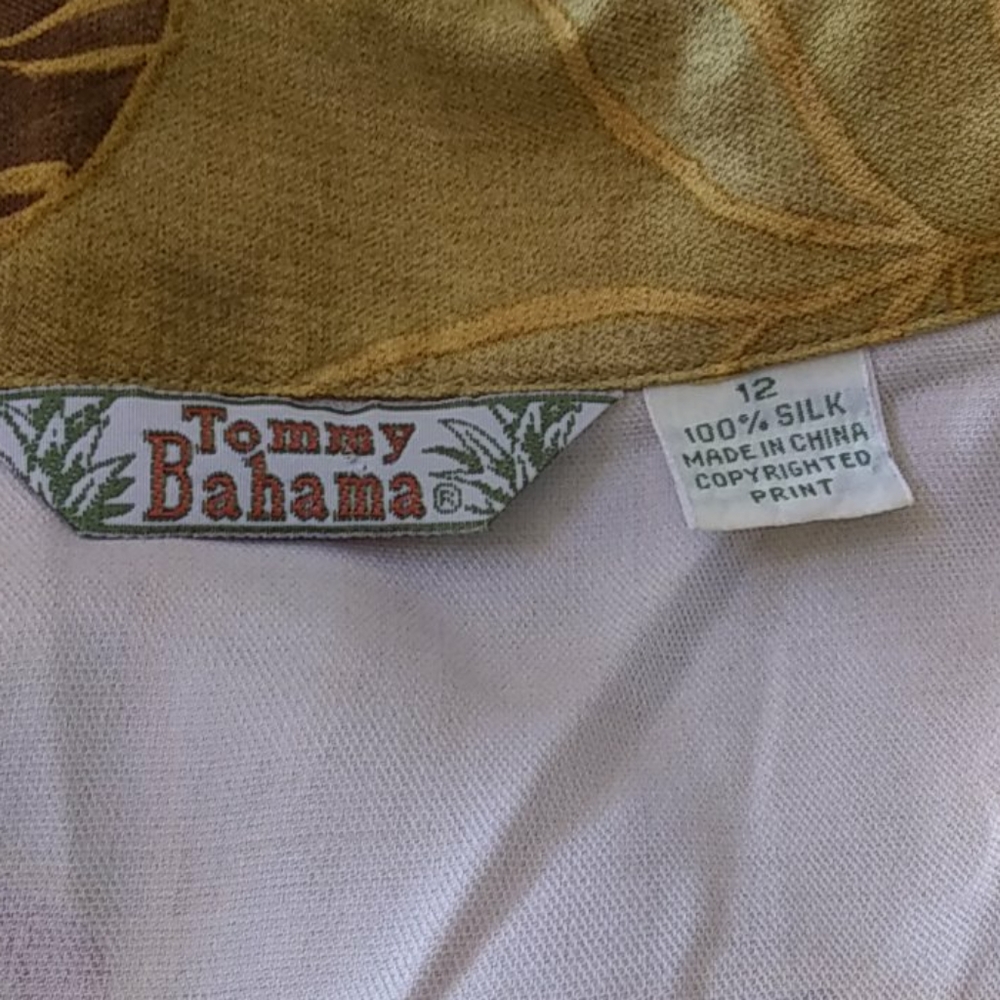 Tommy Bahama Vest. - Picture 4 of 5